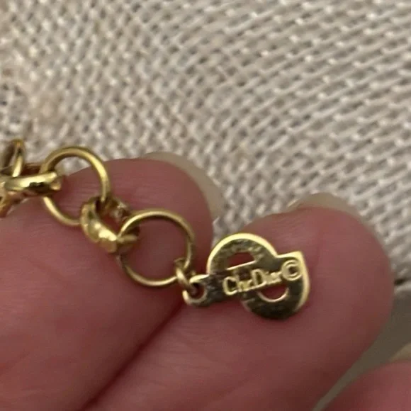 Vintage Christian Dior Elegant Gold Necklace with Deep Blue Detail - Picture 5 of 6